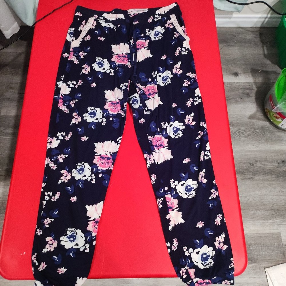 Carisma pajama black with floral design women's size L